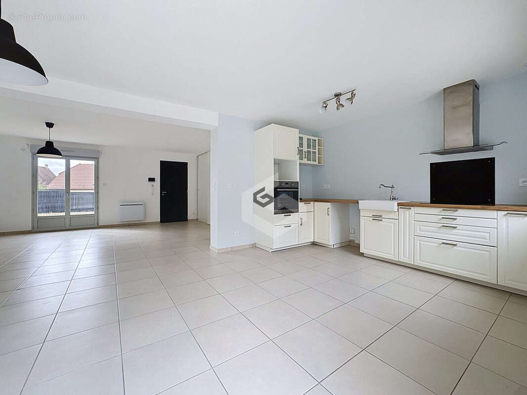 Maison 106 m² à Crouy  - photo 4