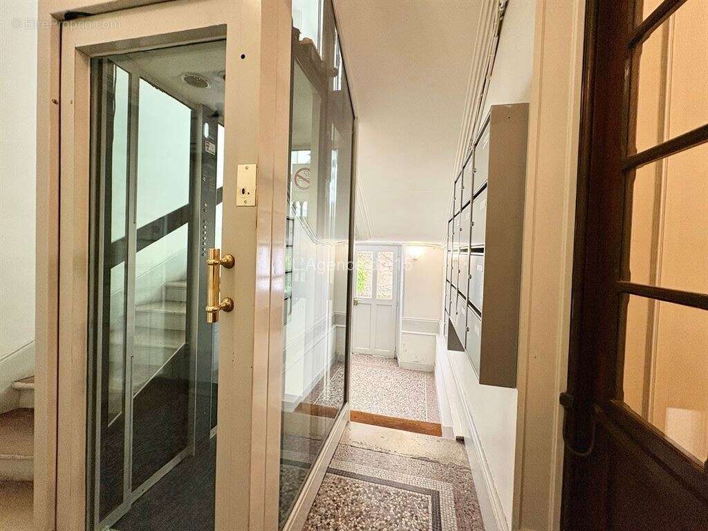 Appartement à PARIS-15E