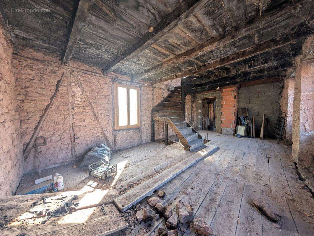 Appartement à VILLECOMTAL