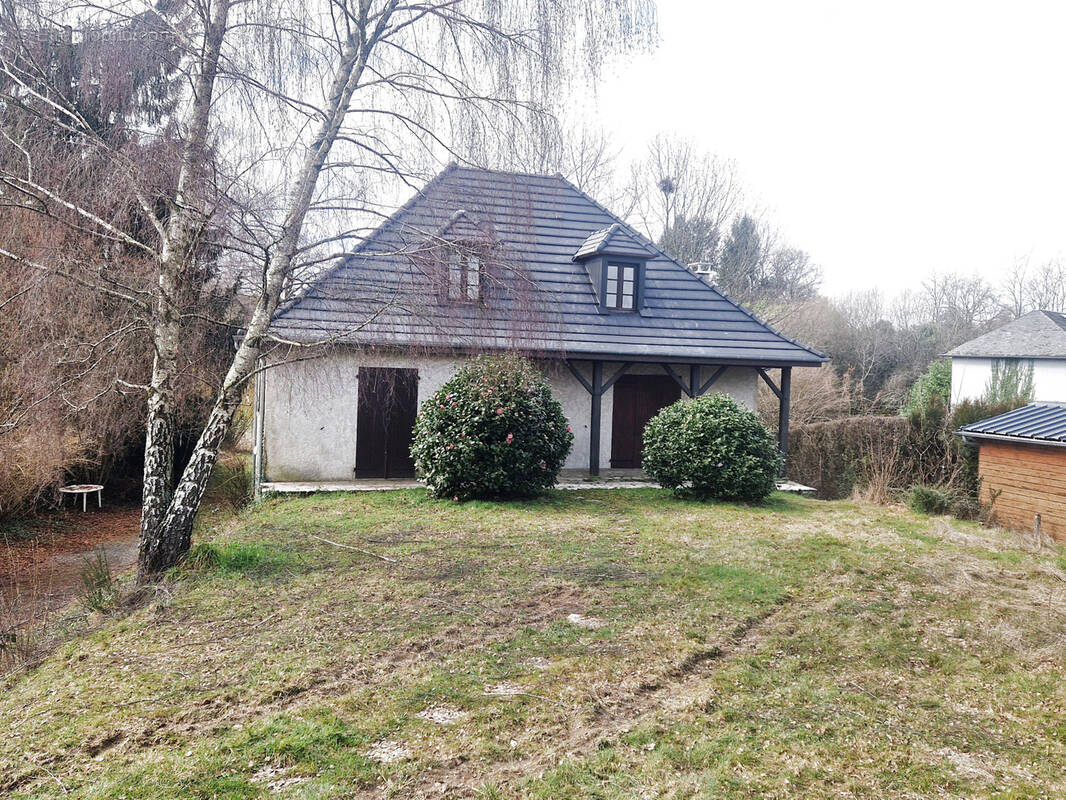 Maison à ALBUSSAC