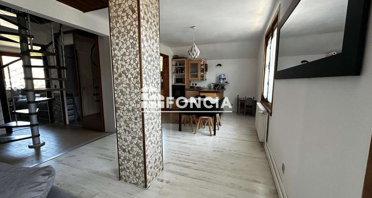 Superbe T3 avec jardin privatif de 237 M2 - photo 6