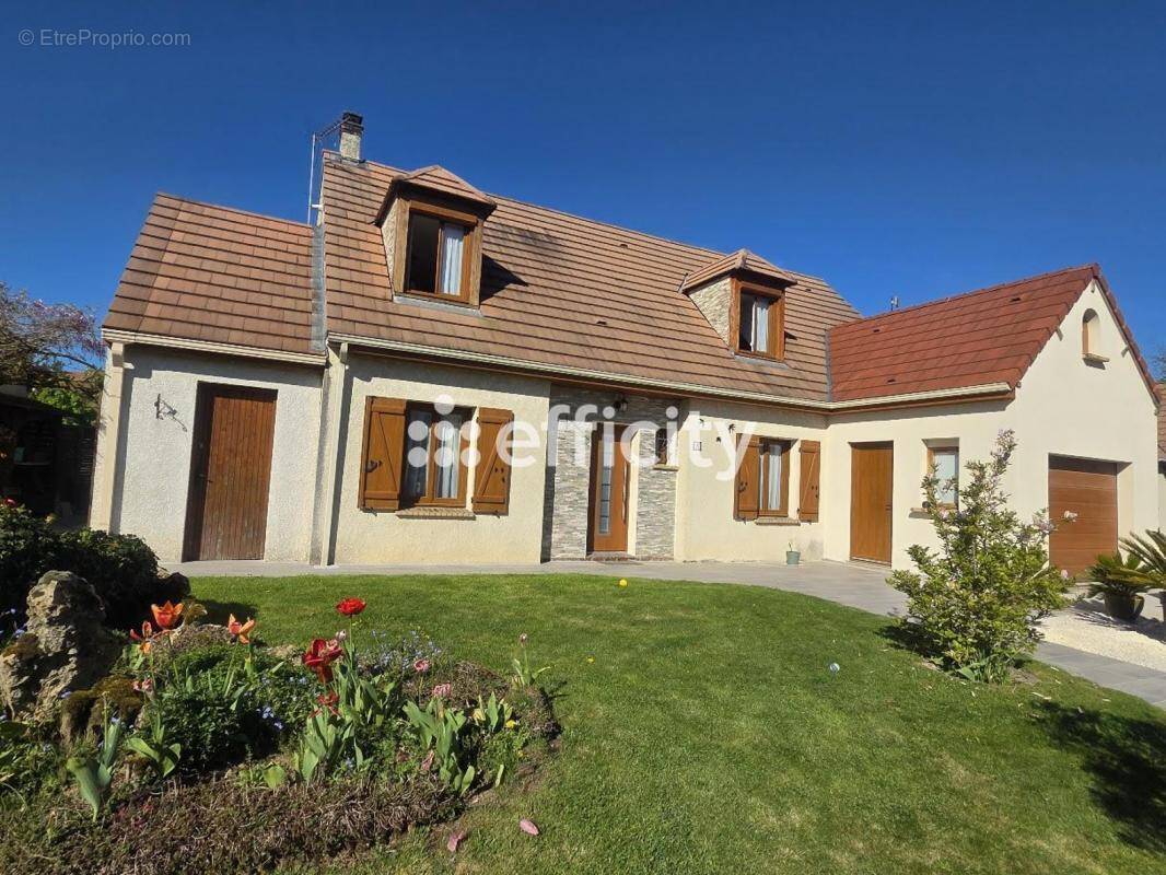 Maison à ABLIS