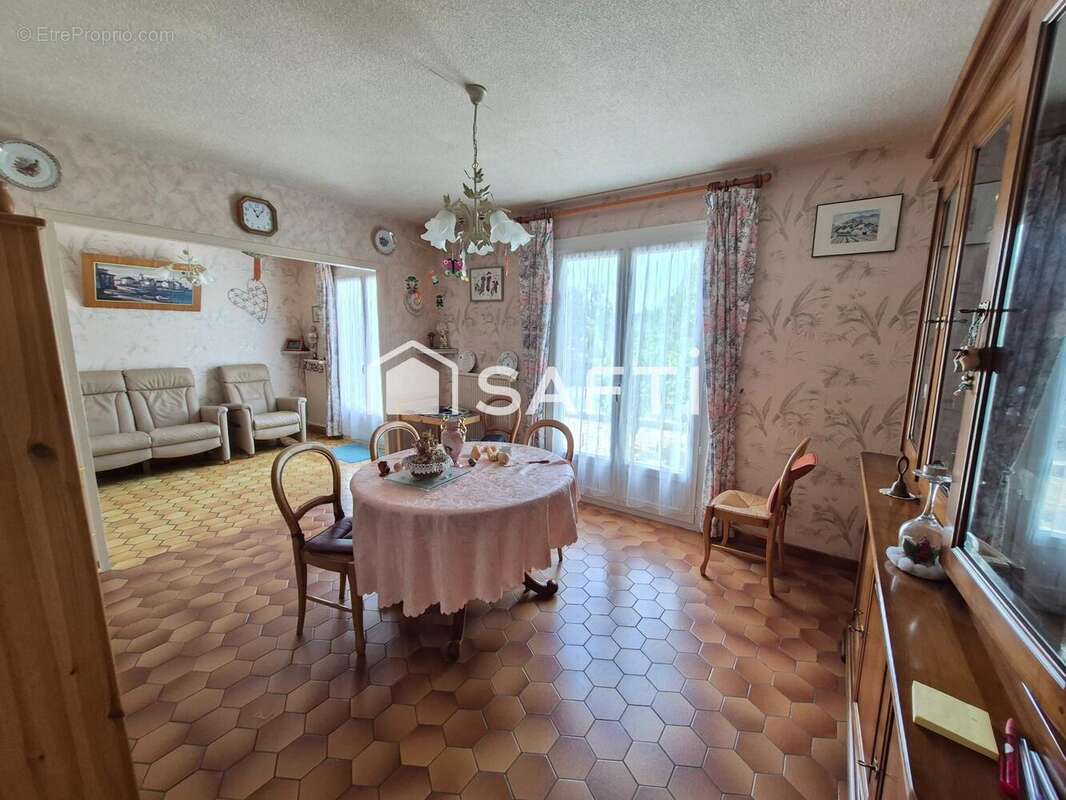 Maison 90 m² à Descartes  - photo 5