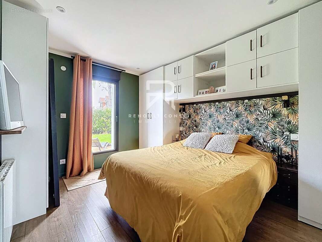 Maison à LE MESNIL-ESNARD