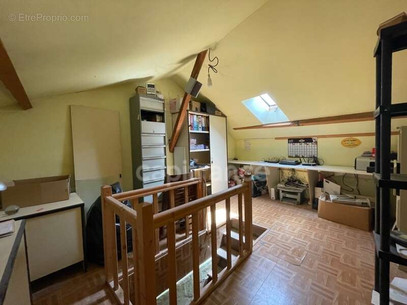 Commerce à BONNEUIL-MATOURS