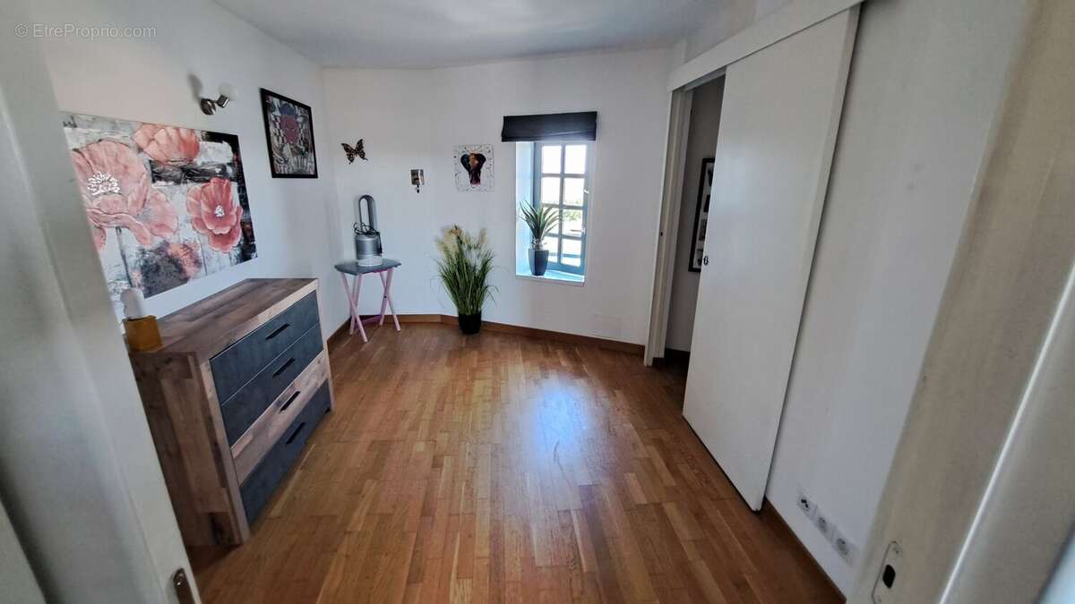 Agde - appartement duplex de standing - t4 au dernier étage - terrasse 36m² (vue)- 2 parkings couverts. - photo 22
