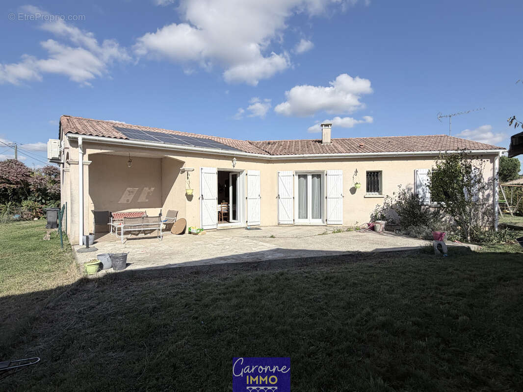 Plain pied de 2007 type F5 avec jardin et garage - photo 2