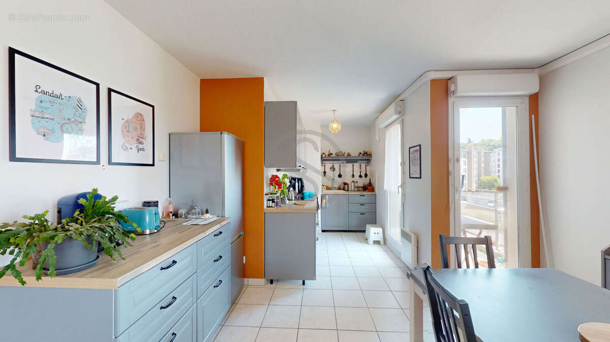 Appartement à SAINT-FONS