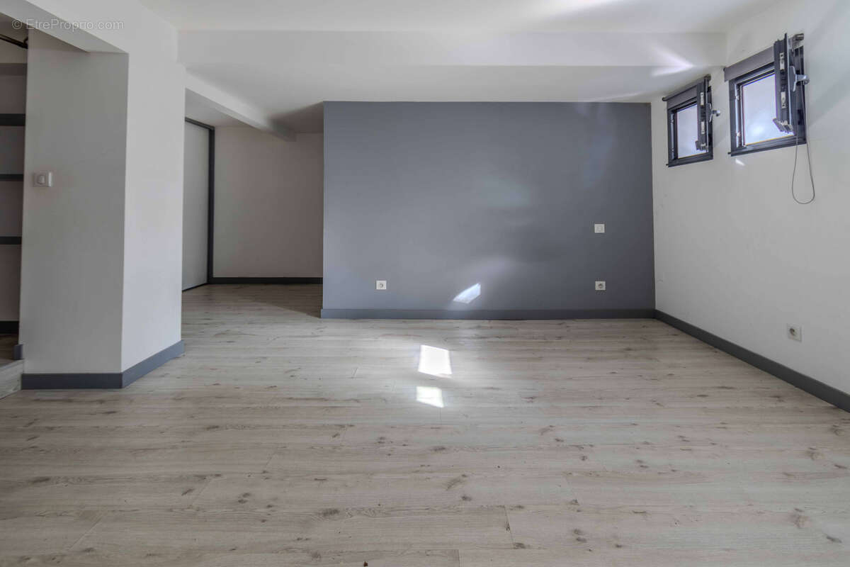 Maison à CENAC-ET-SAINT-JULIEN