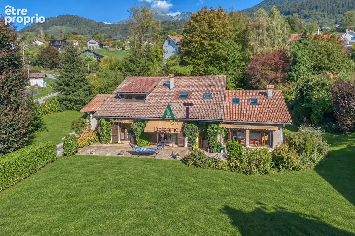 Maison 9 pièces 210 m² à vendre à Saint-Martin-D'uriage (38410) - photo 2