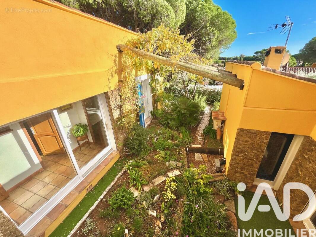 Photo Maison à Frejus au prix de 639 000€