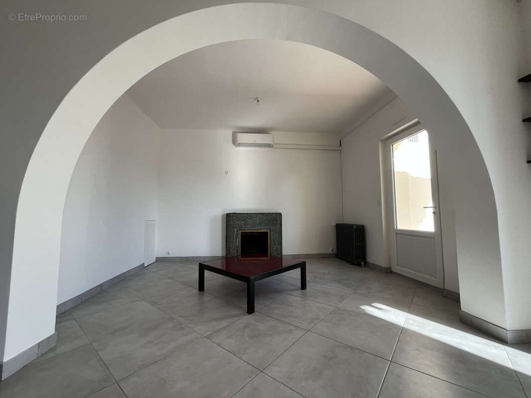 Maison à LEZIGNAN-CORBIERES