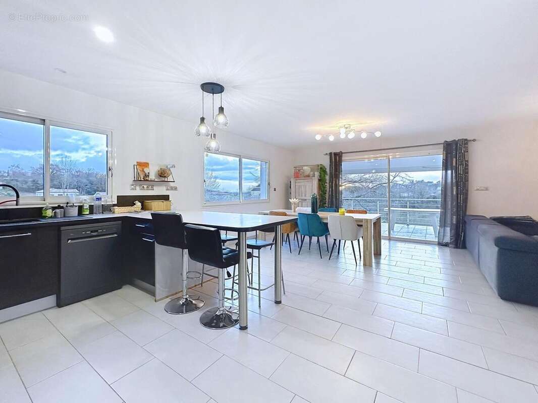 Maison 110 m² à Saint-Pierre-Lafeuille  - photo 5