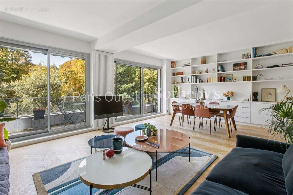 Appartement à NEUILLY-SUR-SEINE