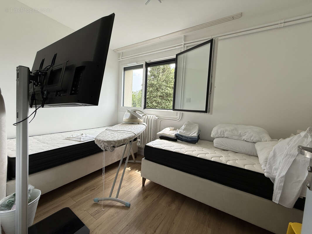Maison entierement renovee avec gout / quartier calme - photo 12