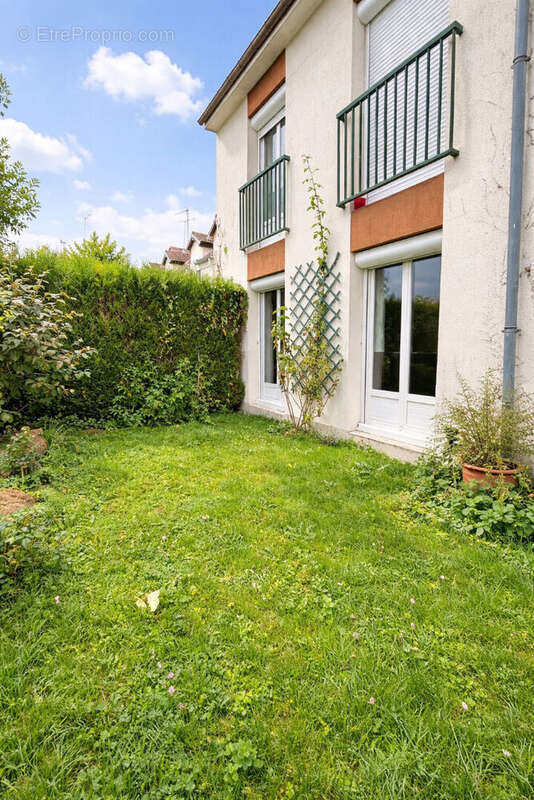 Appartement à LAMORLAYE