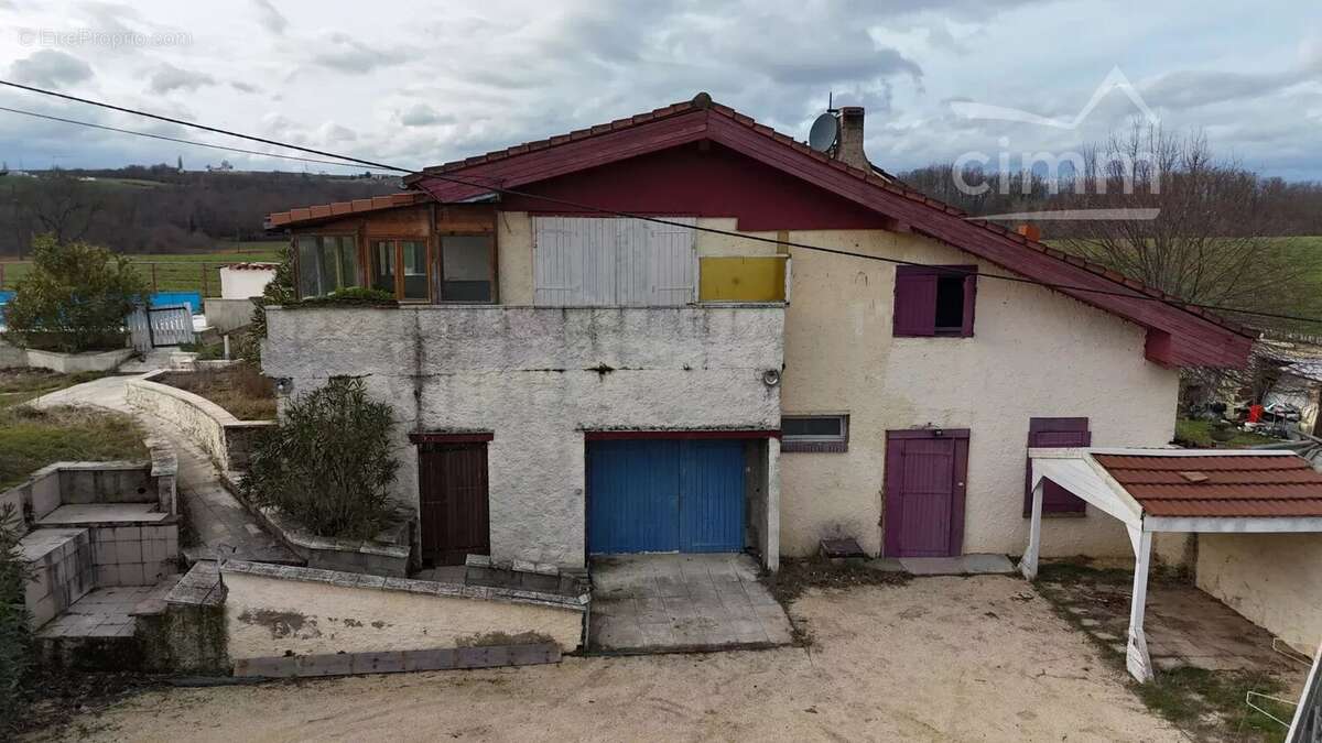 Maison à SAINT-BARTHELEMY-DE-VALS