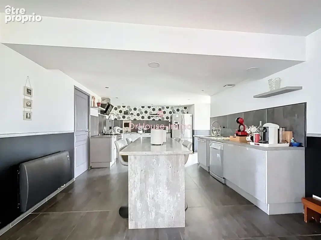 Maison 7 pièces 240 m² à vendre à Neuvic (24190) - photo 7