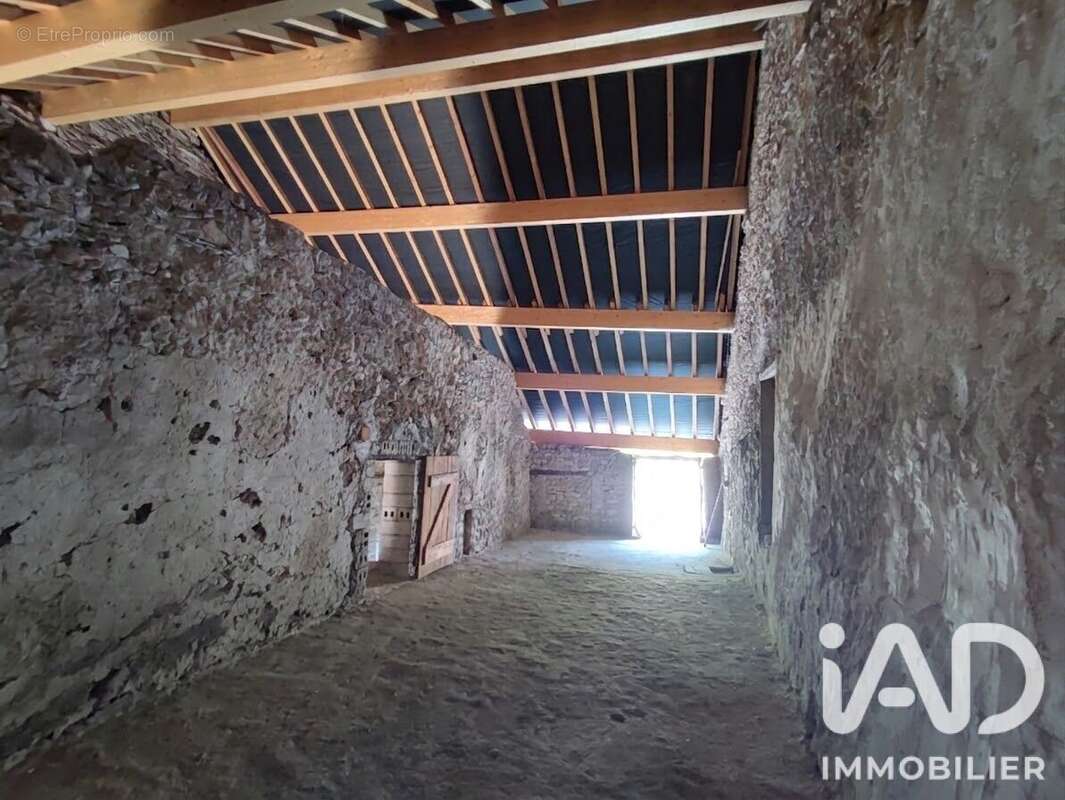 Maison 110 m² à Virieu-Le-Grand  - photo 8