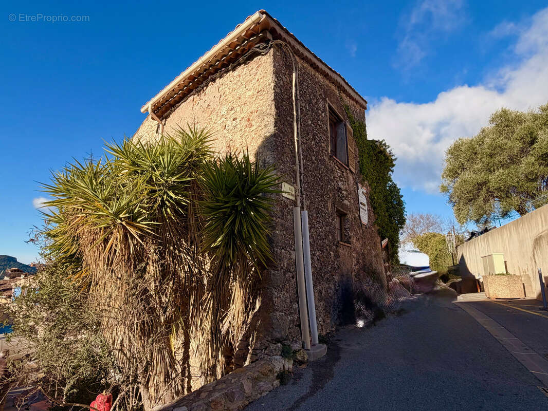 Maison à BAGNOLS-EN-FORET