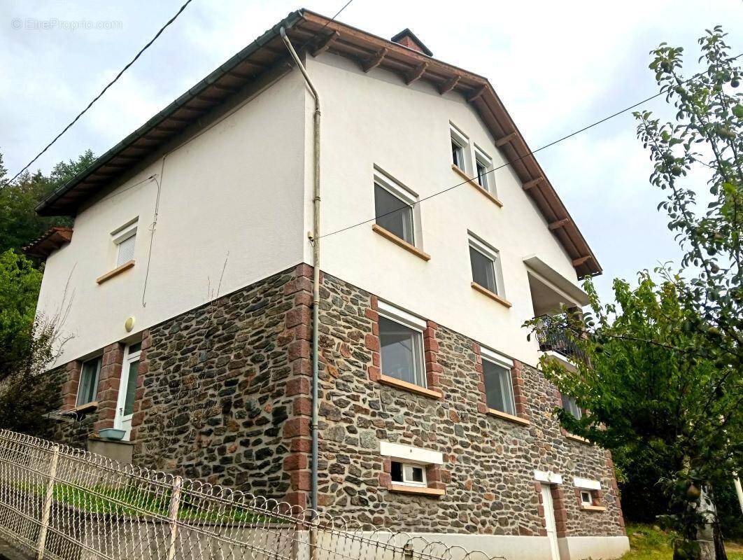 Maison à DECAZEVILLE