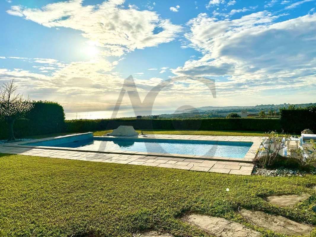 Maison à VILLENEUVE-LOUBET