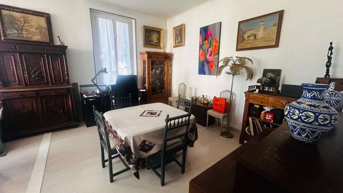 Maison à VIOLES