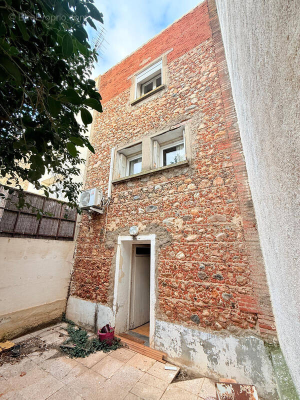 Maison à SAINT-ESTEVE