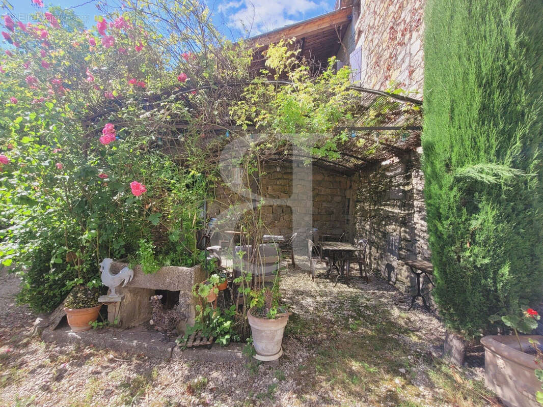 Maison à VILLENEUVE-DE-BERG