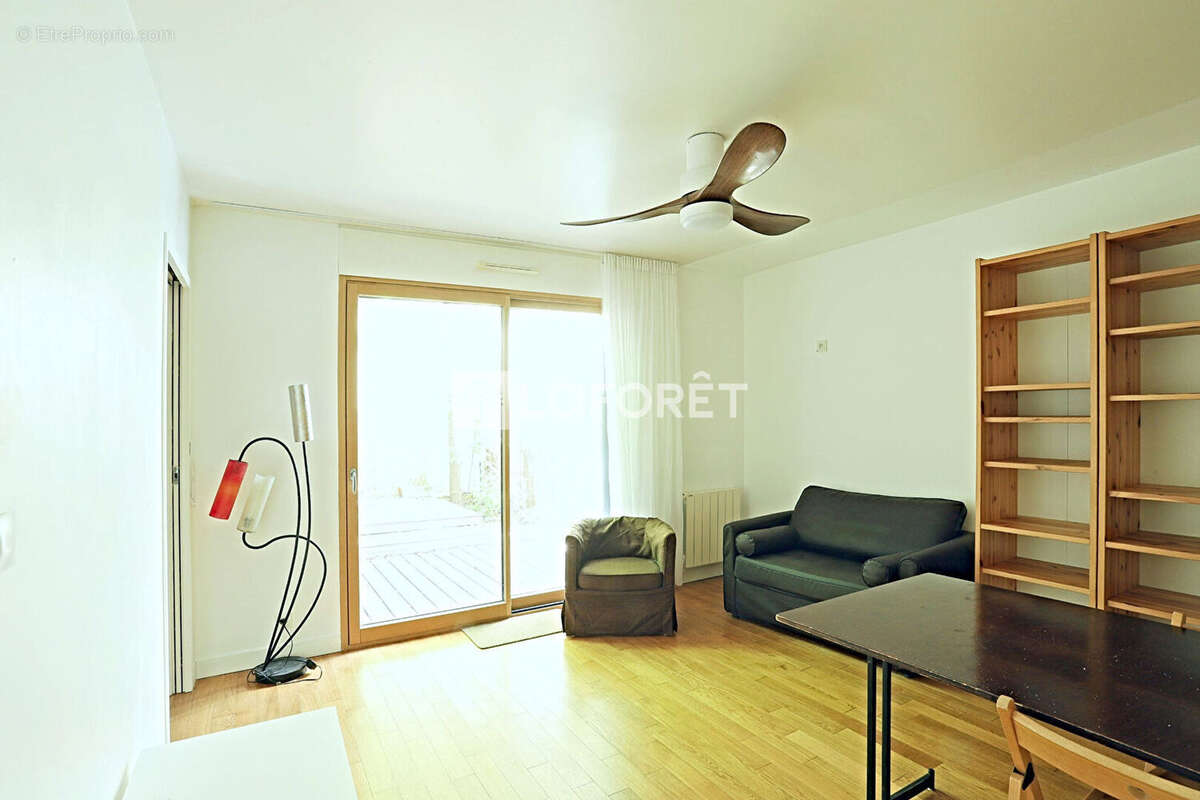 Appartement à PARIS-14E