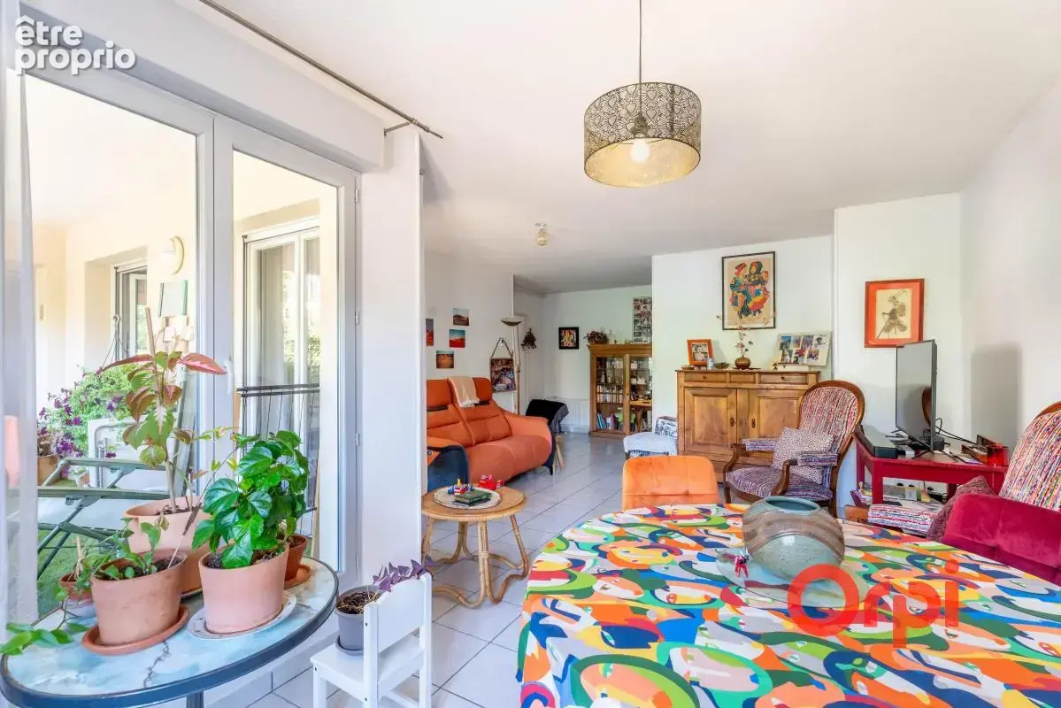 Appartement en parfait état avec terrasse et garage - photo 9
