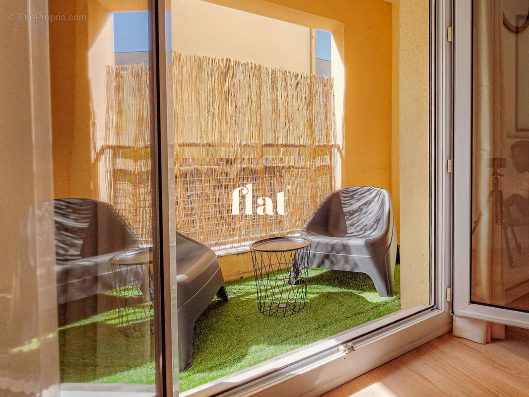 Appartement T3 rénové  50 m2 avec parking et balcon sur la Place de la Guiroué - photo 3