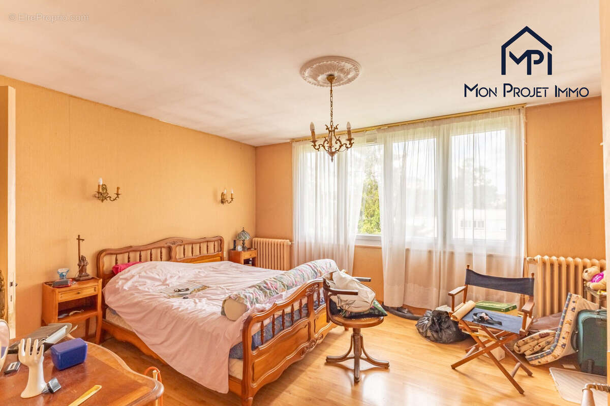 Maison 125 m² à Laval  - photo 4