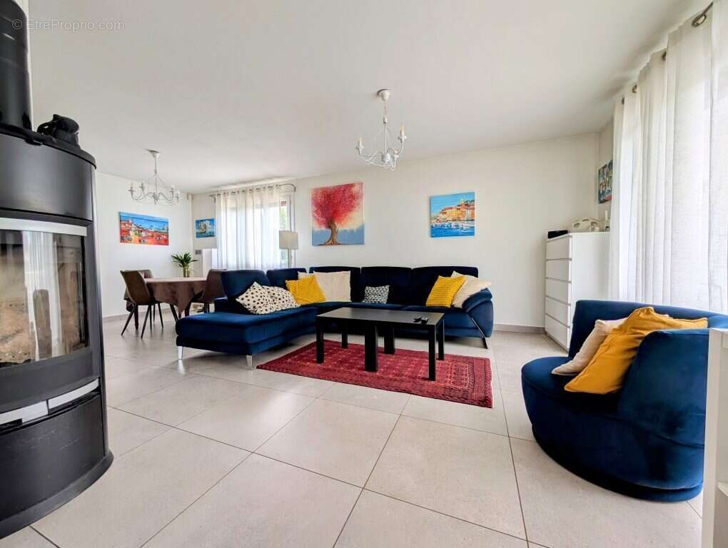 Maison à SAVIGNY-LE-SEC