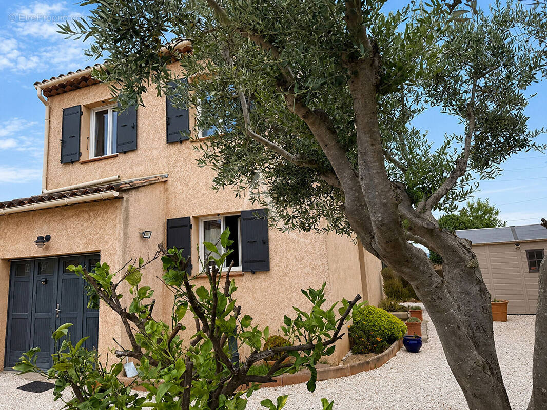 Maison à LA CRAU