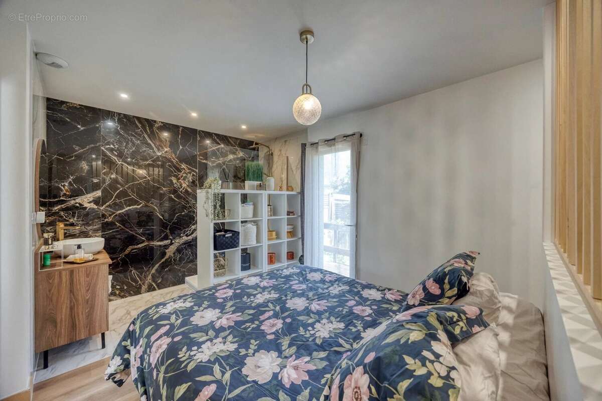 Maison à SAINT-EGREVE