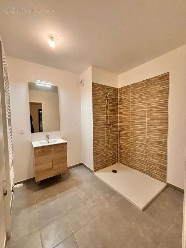 Appartement à STAINS