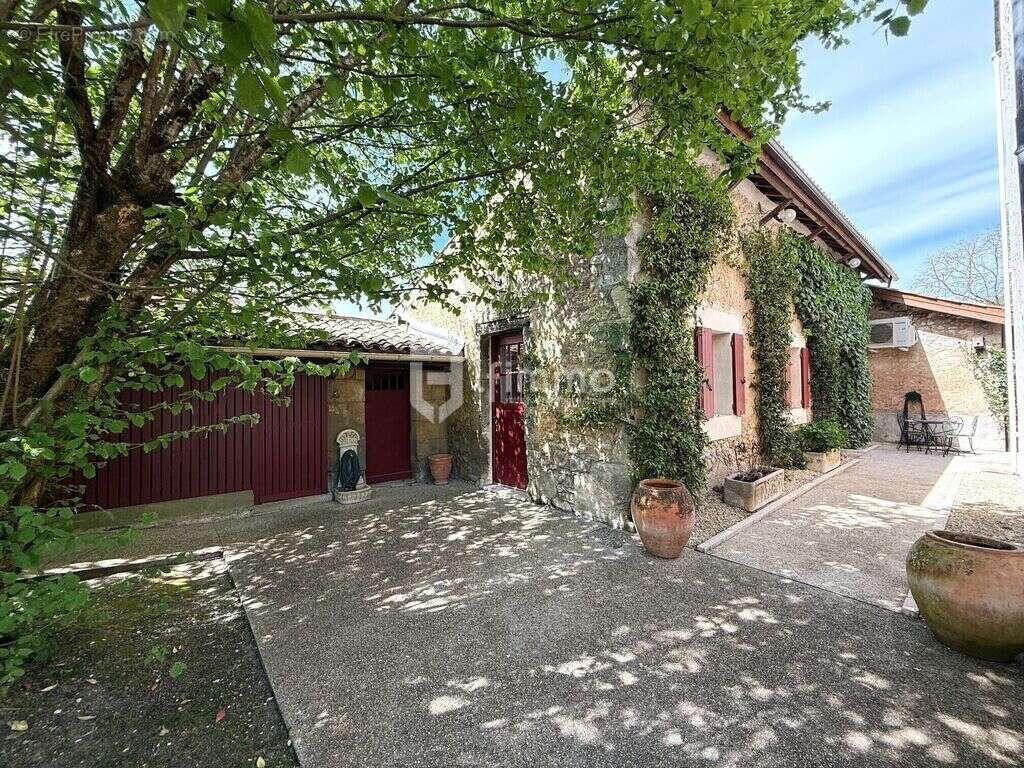 Maison de maître 360m2 - 5 chambres - piscine - dépendances - photo 11