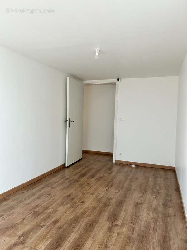 Dpt Val de Marne (94), à vendre CHAMPIGNY SUR MARNE appartement T4 de 80,85 m² - photo 6