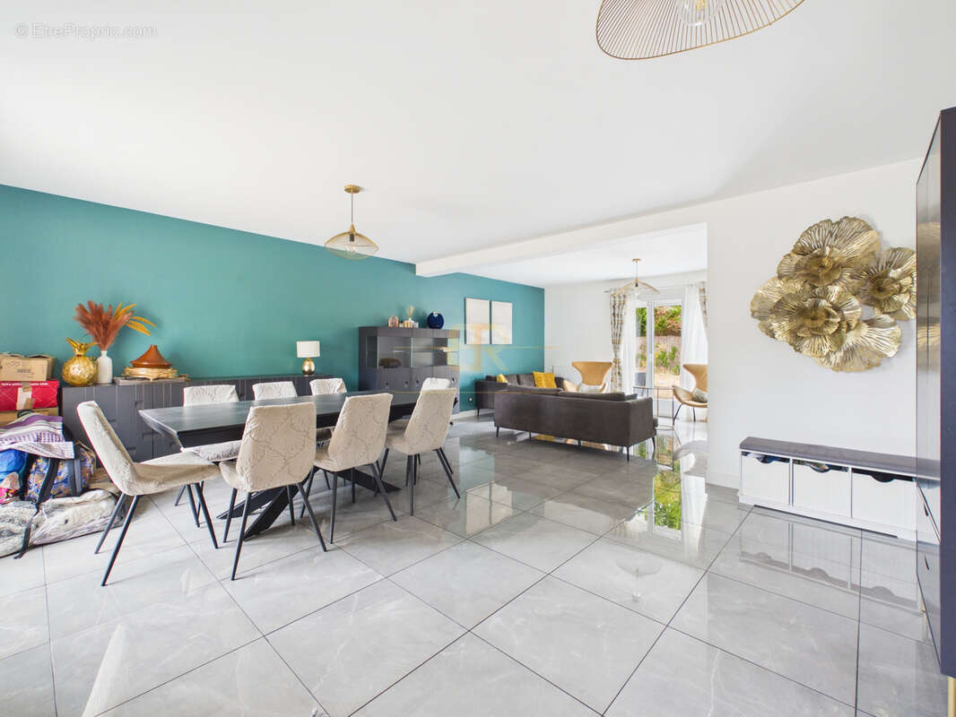Rue de la Meunerie / Maison familiale / 5 chambres / Jardin - photo 2