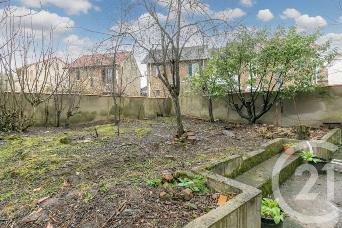 Maison à SAINT-MAUR-DES-FOSSES