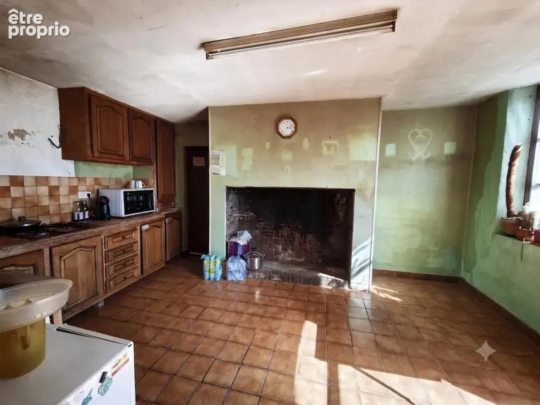 Maison de caractère, dépendances et 7 100 m² de terrain - photo 7