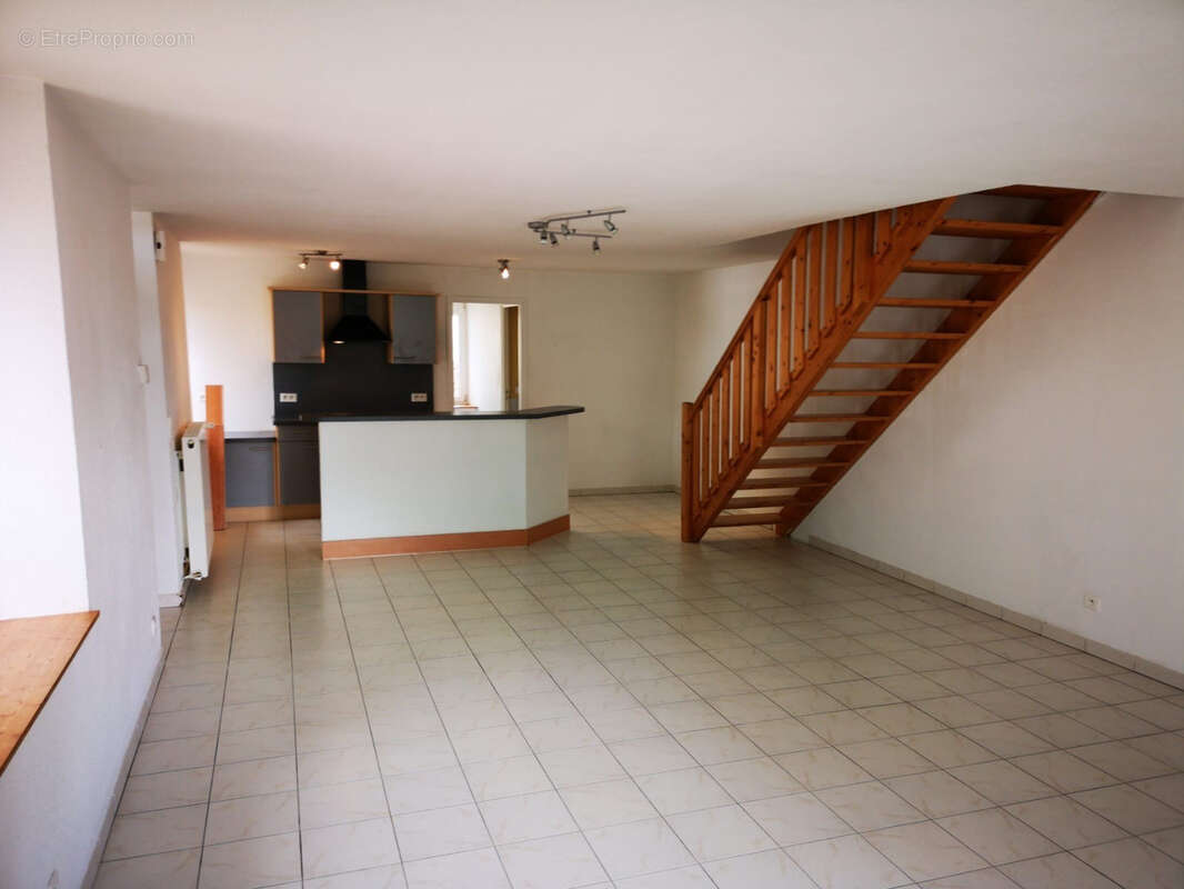 Appartement à SAINT-GORGON-MAIN