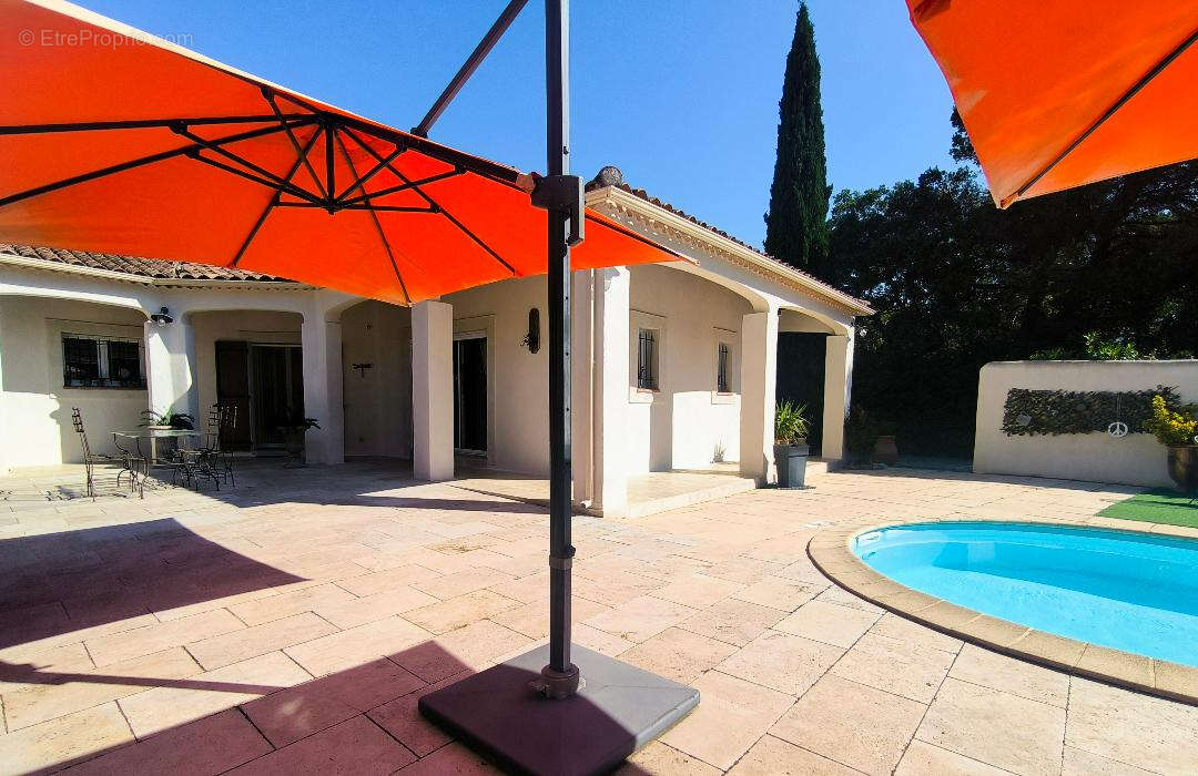 Maison à PERNES-LES-FONTAINES