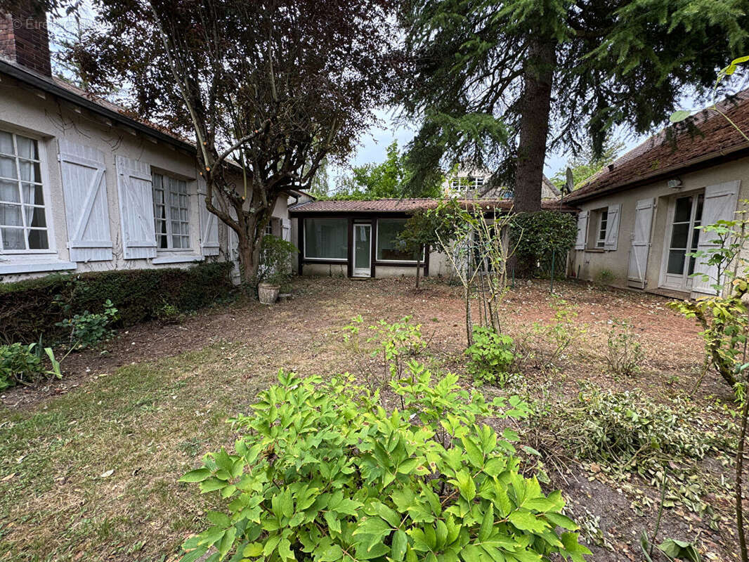 Maison à MAREIL-LE-GUYON