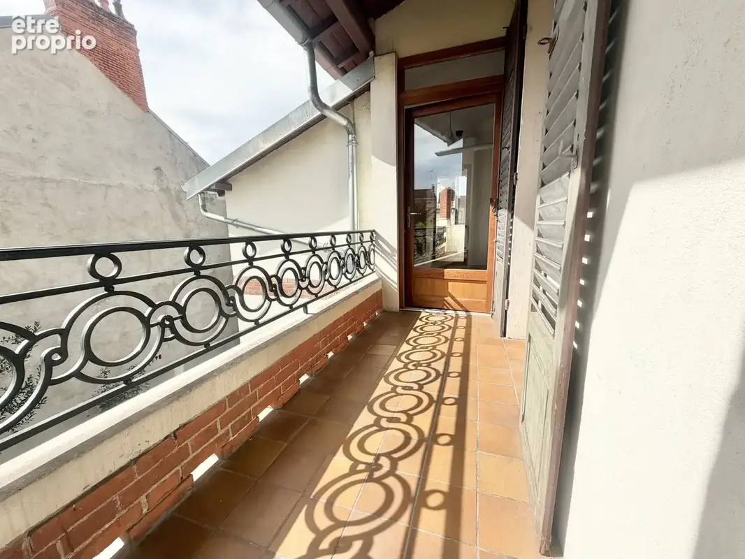 APPARTEMENT DE STANDING T3 + bureau 112M2 Hyper centre de Vichy - photo 12