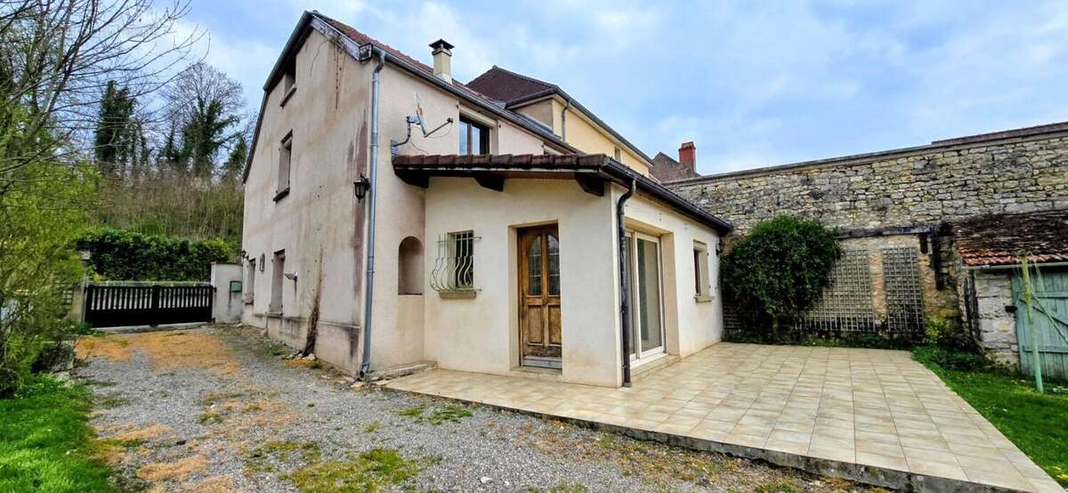 Maison à MIREBEAU-SUR-BEZE