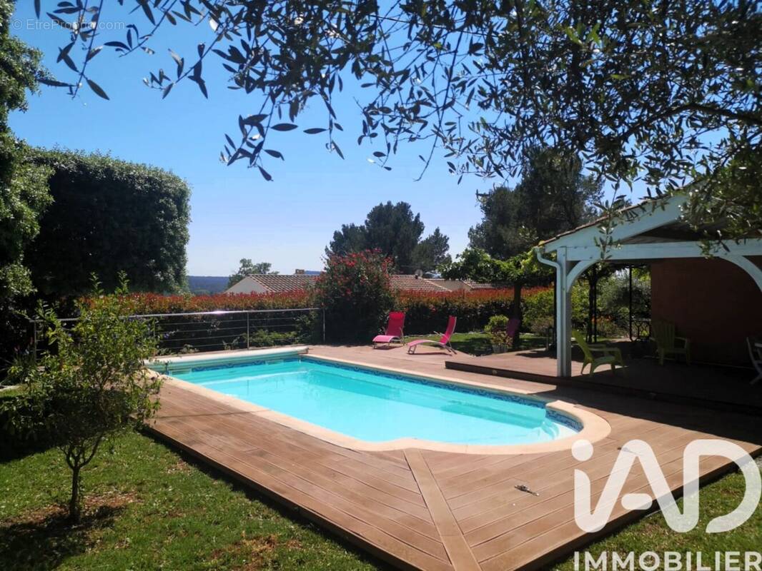 Photo 1 - Maison à CUERS