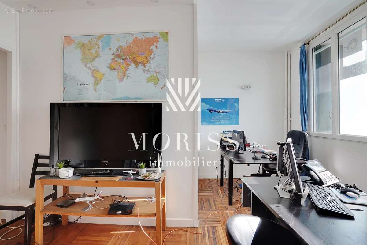 Appartement à PARIS-16E