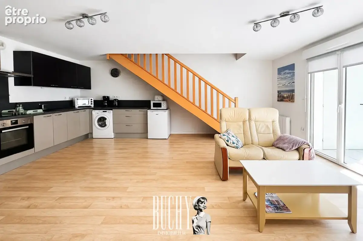 LA CHAUME - Appartement Duplex T4 de 80 m2 avec parking - proximité quai - photo 3